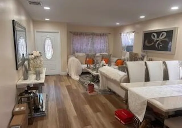 Photo 2 of Sale Pending at 6290 Buena Vista Dr, Margate, FL 33063 | MLS# B26023450 | Listing updated on 2026-09-20