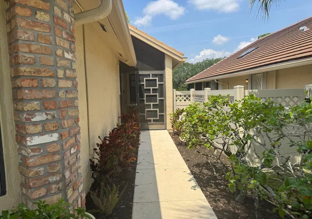 Photo 3 of Single family home for sale at 6803 Bitterbush Pl, Boynton Beach, FL 33472 | MLS# B26023456 | Listing updated on 2026-09-23