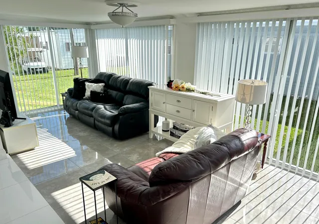 5th image of 3233 State St, Hollywood, FL 33021 | MLS# B26023496