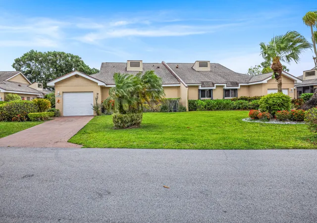 Homes for sale in Lake Worth, FL | 6888 Fountains Cir, Lake Worth, FL 33467 | MLS# B26023512