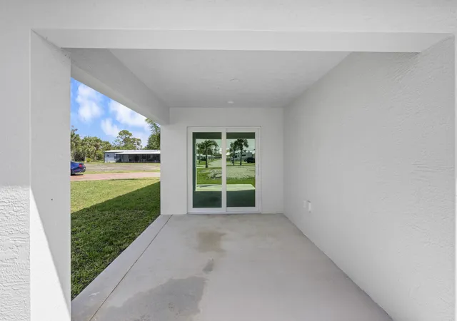 Photo 2 of Single family home for sale at 2 Las Casitas Ct, Fort Pierce, FL 34951 | MLS# B26023543 | Listing updated on 2026-09-23