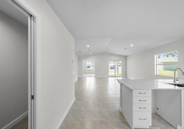 Photo 4 of Single family home for sale at 2 Las Casitas Ct, Fort Pierce, FL 34951 | MLS# B26023543 | Listing updated on 2026-09-23