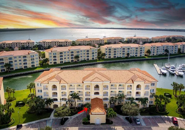 31st image of 18 W Harbour Isle Dr W #102, Fort Pierce, FL 34949 | MLS# B26023553