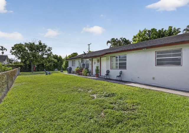 Photo 3 of House for sale at 1602 Meridian Rd, West Palm Beach, FL 33417 | MLS# B26023574 | Listing updated on 2026-09-23