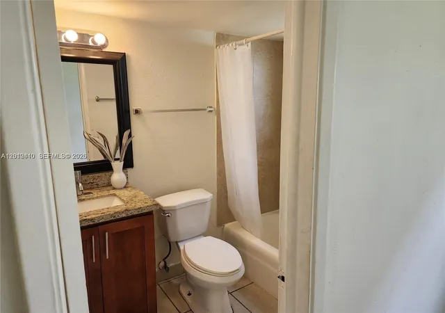 Homes for sale in Pompano Beach, FL | 241 Se 9Th Ave #103, Pompano Beach, FL 33060 | MLS# A12012410