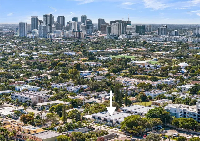Homes for sale in Fort Lauderdale, FL | 918 Ne 17th Ave, Fort Lauderdale, FL 33304 | MLS# A12012493