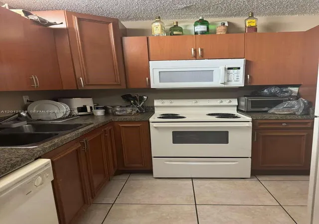 4th image of 1810 Sw 81St Ave #2106, Pompano Beach, FL 33068 | MLS# A12012589