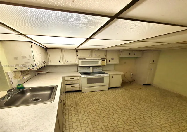 5th image of 11223 Sw 170Th Ter #V4132, Miami, FL 33157 | MLS# A12012638