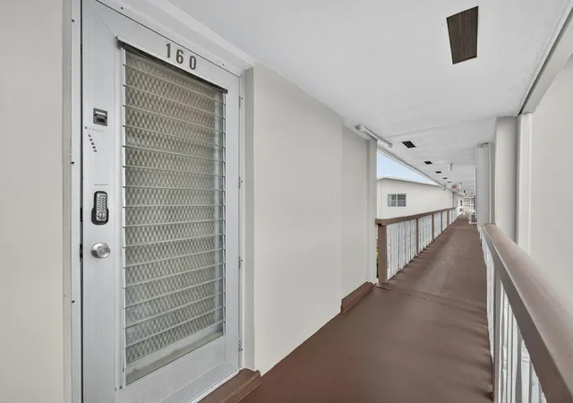 2nd image of 160 Easthampton, West Palm Beach, FL 33417 | MLS# B26023980