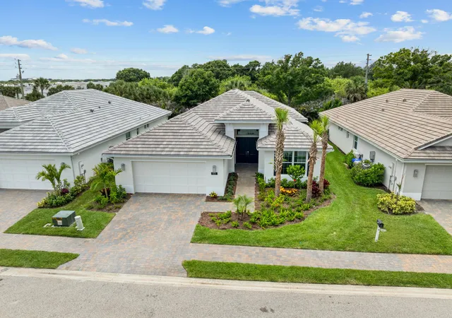 Photo 3 of Sale Pending at 4121 Lucaya Pointe Way, Vero Beach, FL 32967 | MLS# B26023978 | Listing updated on 2026-09-23