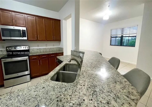 4th image of 10620 Nw 88Th St #205, Doral, FL 33178 | MLS# A12012759