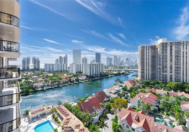 13th image of 19667 Turnberry Wy #18D, Aventura, FL 33180 | MLS# A12003078