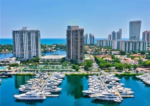 2nd image of 19667 Turnberry Wy #18D, Aventura, FL 33180 | MLS# A12003078