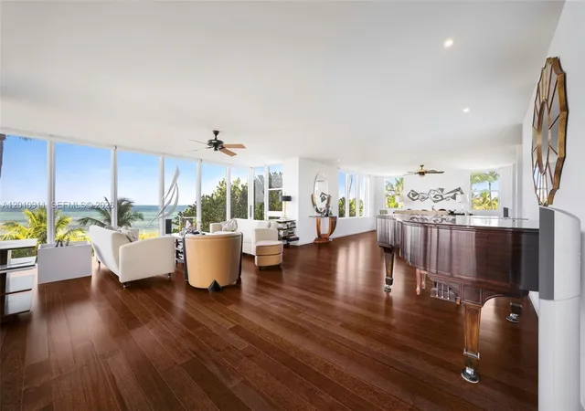3rd image of 200 Ocean Lane Dr #401, Key Biscayne, FL 33149 | MLS# A12010911