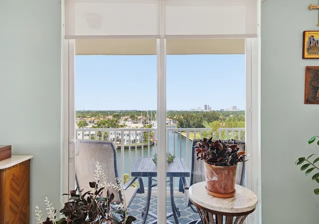 Photo 1 of Condo for sale at 1401 S Ocean Dr #Ph4, Hollywood, FL 33019 | MLS# B26024100 | Listing updated on 2026-09-25