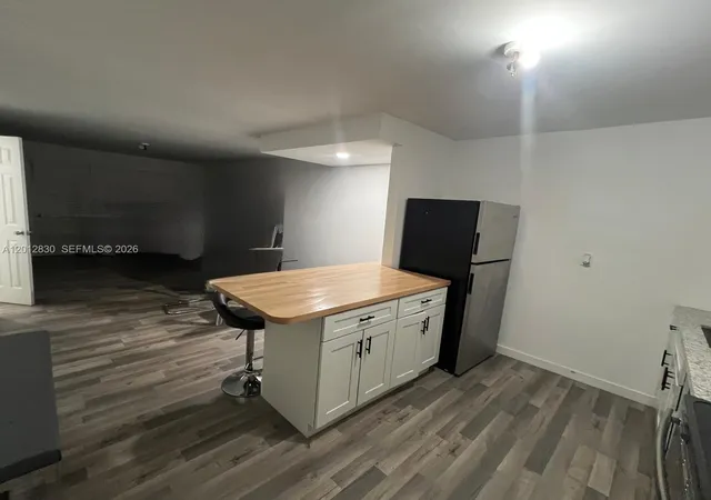 2nd image of 1560 Ne 151st St #102, North Miami Beach, FL 33162 | MLS# A12012830