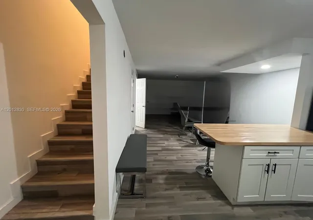 3rd image of 1560 Ne 151St St #102, North Miami Beach, FL 33162 | MLS# A12012830