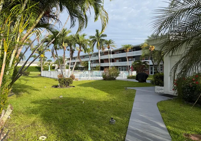 Photo 2 of Condo for sale at 161 Ne 10th Avenue #12b, Hallandale Beach, FL 33009 | MLS# B26024152 | Listing updated on 2026-09-23