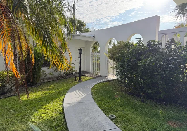 Photo 3 of Condo for sale at 161 Ne 10th Avenue #12b, Hallandale Beach, FL 33009 | MLS# B26024152 | Listing updated on 2026-09-23