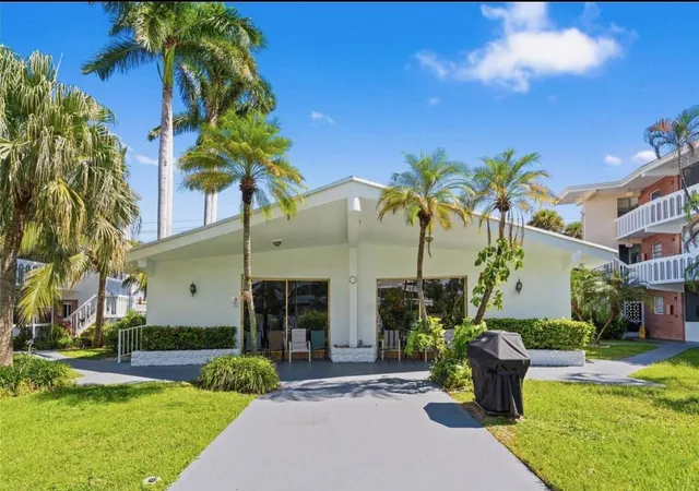 Photo 3 of Condo for sale at 161 NE 10th Avenue #12b, Hallandale Beach, FL 33009 | MLS# B26024152 | Listing updated on 2026-09-23