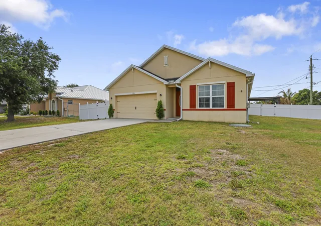 Homes for sale in Port St Lucie, FL | 275 Sw Tulip Blvd, Port St Lucie, FL 34953 | MLS# B26024156
