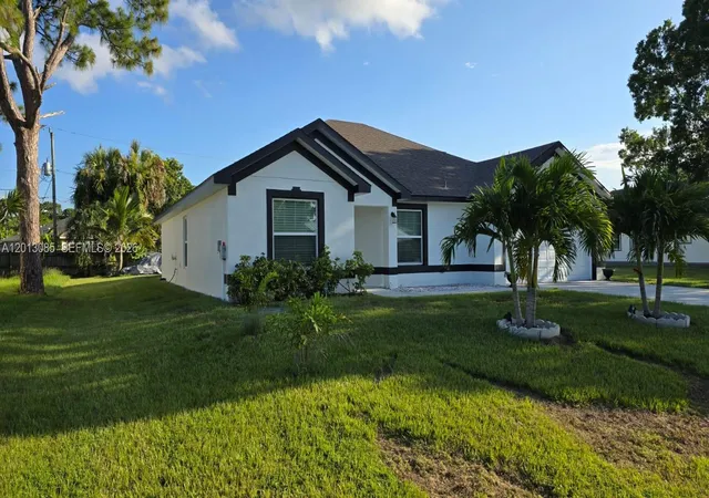 4th image of 2650 Se Caladium Ave, Port St Lucie, FL 34952 | MLS# A12013085