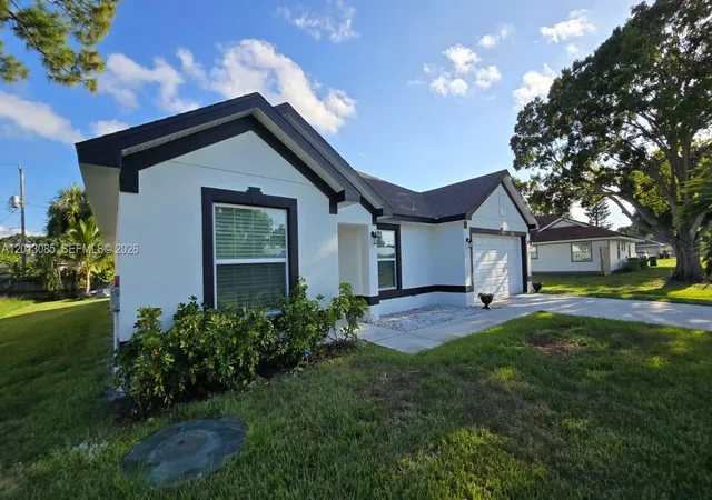 5th image of 2650 Se Caladium Ave, Port St Lucie, FL 34952 | MLS# A12013085