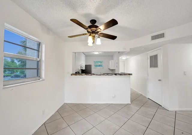 Listing Photo 4 - Condo for sale in building located at 1100 Nw 87Th Ave, Coral Springs, FL 33071 - Unit #208