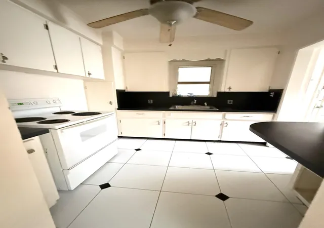 3rd image of 1106 NE 18th Avenue, Fort Lauderdale, FL 33304 | MLS# B26024244