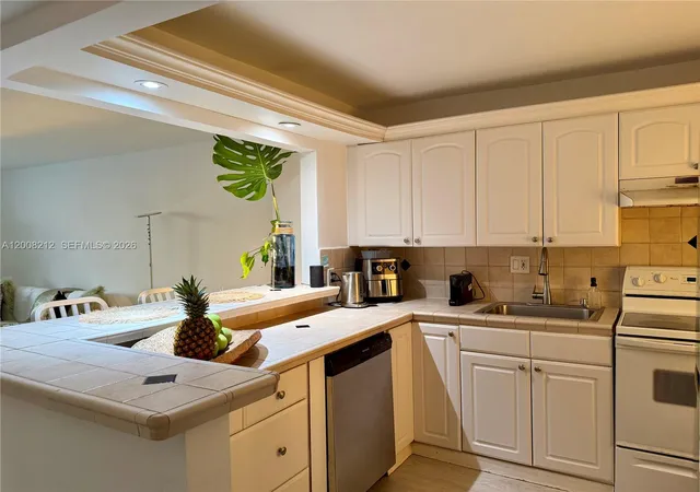 5th image of 7928 W Dr 307, North Bay Village, FL 33141