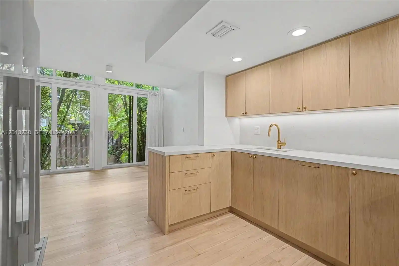 Photo 1 of Sale Pending at 2984 Mary St, Miami, FL 33133 | MLS# A12013238 | Listing updated on 2026-10-27