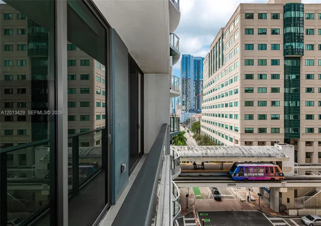 5th image of 227 Ne 2Nd St #2206, Miami, FL 33132 | MLS# A12013429