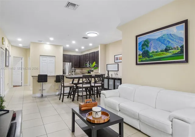 4th image of 1049 Sw 147Th Ave, Pembroke Pines, FL 33027