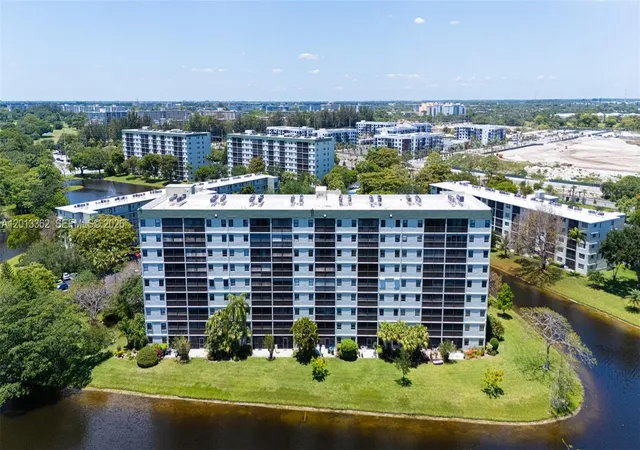 Homes for sale in Pompano Beach, FL | 2232 N Cypress Bend Dr #507, Pompano Beach, FL 33069 | MLS# A12013362