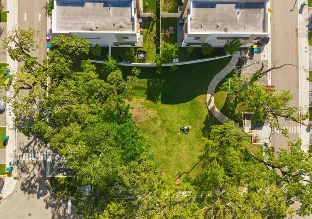 43rd image of 4120 S Oak Pl, Dania Beach, FL 33314 | MLS# A12013580