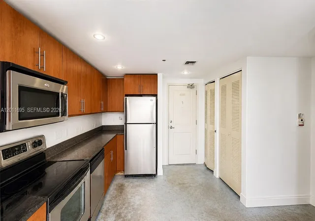 3rd image of 111 E Flagler St #705, Miami, FL 33131 | MLS# A12011695