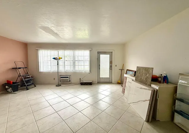 Homes for sale in West Palm Beach, FL | 343 Chatham, West Palm Beach, FL 33417 | MLS# B26024736