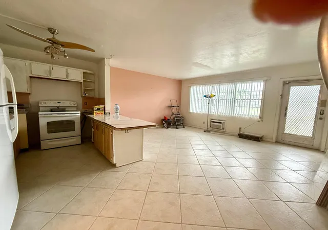 Homes for sale in West Palm Beach, FL | 343 Chatham, West Palm Beach, FL 33417 | MLS# B26024736