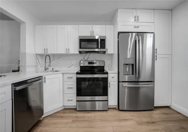 Homes for sale in Sunrise, FL | 2551 Aragon Blvd #411, Sunrise, FL 33322 | MLS# A12007713