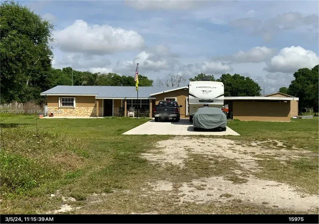 1st image of 826 B Rd, Labelle, FL 33935 | MLS# A12013973