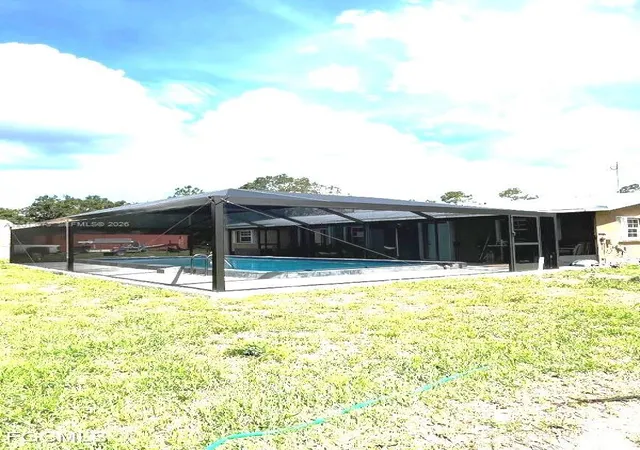 2nd image of 826 B Rd, Labelle, FL 33935 | MLS# A12013973