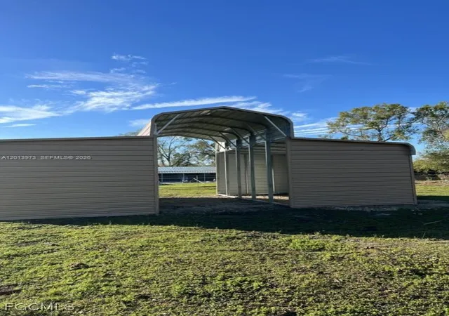 5th image of 826 B Rd, Labelle, FL 33935 | MLS# A12013973