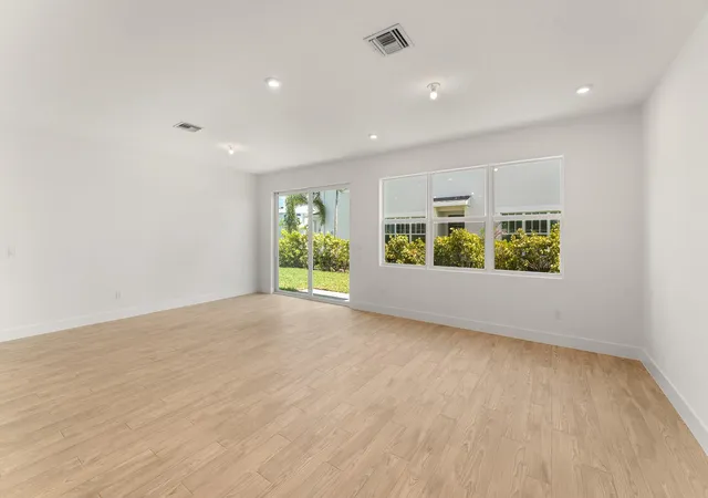 Photo 4 of Sale Pending at 3616 NW Solange Ct, Jensen Beach, FL 34957 | MLS# B26024868 | Listing updated on 2026-10-06