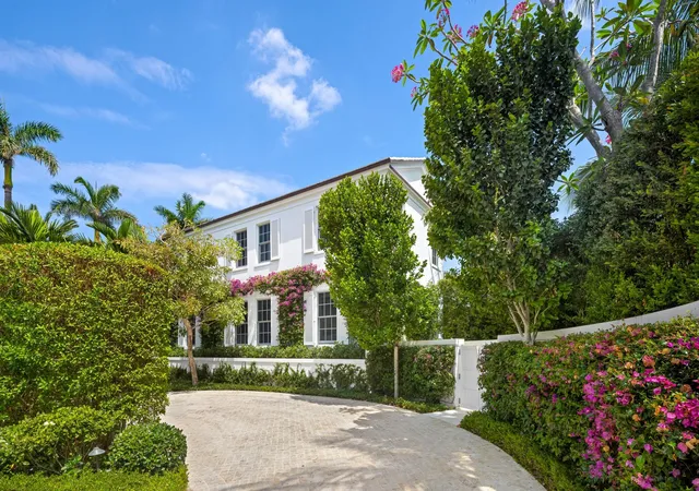 Photo 3 of Mansion for sale at 991 N Lake Way, Palm Beach, FL 33480 | MLS# B26024873 | Listing updated on 2026-09-23