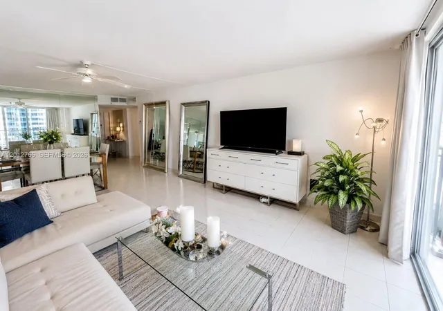 5th image of 2780 Ne 183Rd St #710, Aventura, FL 33160 | MLS# A12012766