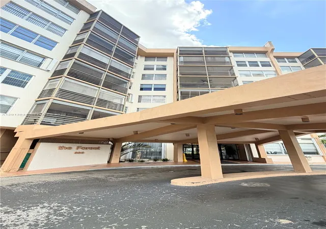 1st image of 900 Saint Charles Pl #520, Pembroke Pines, FL 33026 | MLS# A12013538