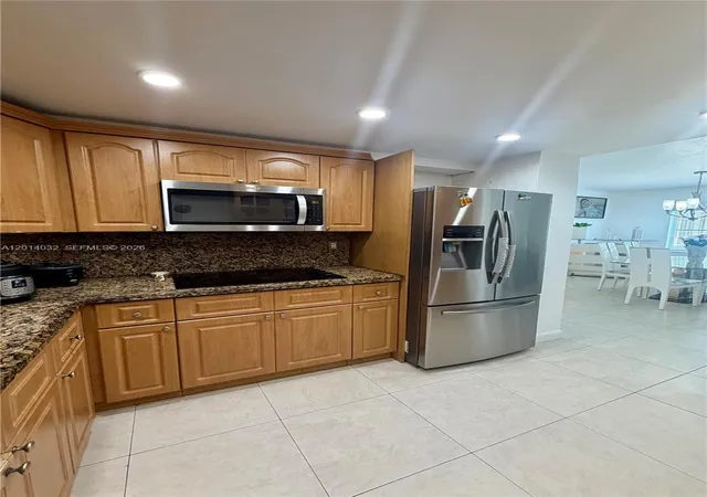 5th image of 500 Bayview Dr #1631, Sunny Isles Beach, FL 33160 | MLS# A12014032