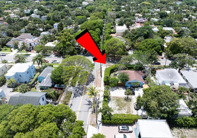Photo 3 of Single family home for sale at 1915 Lake Ave, West Palm Beach, FL 33401 | MLS# B26024985 | Listing updated on 2026-09-23