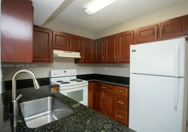 2nd image of 9491 S Palm Cir, Pembroke Pines, FL 33025