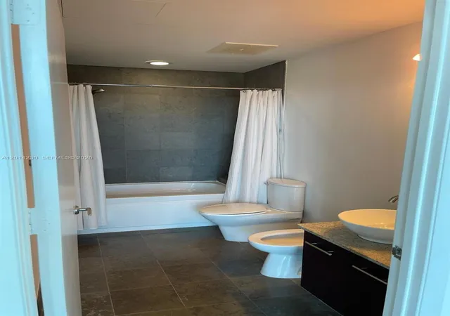 5th image of 3029 Ne 188Th St #602, Miami, FL 33180 | MLS# A12014230